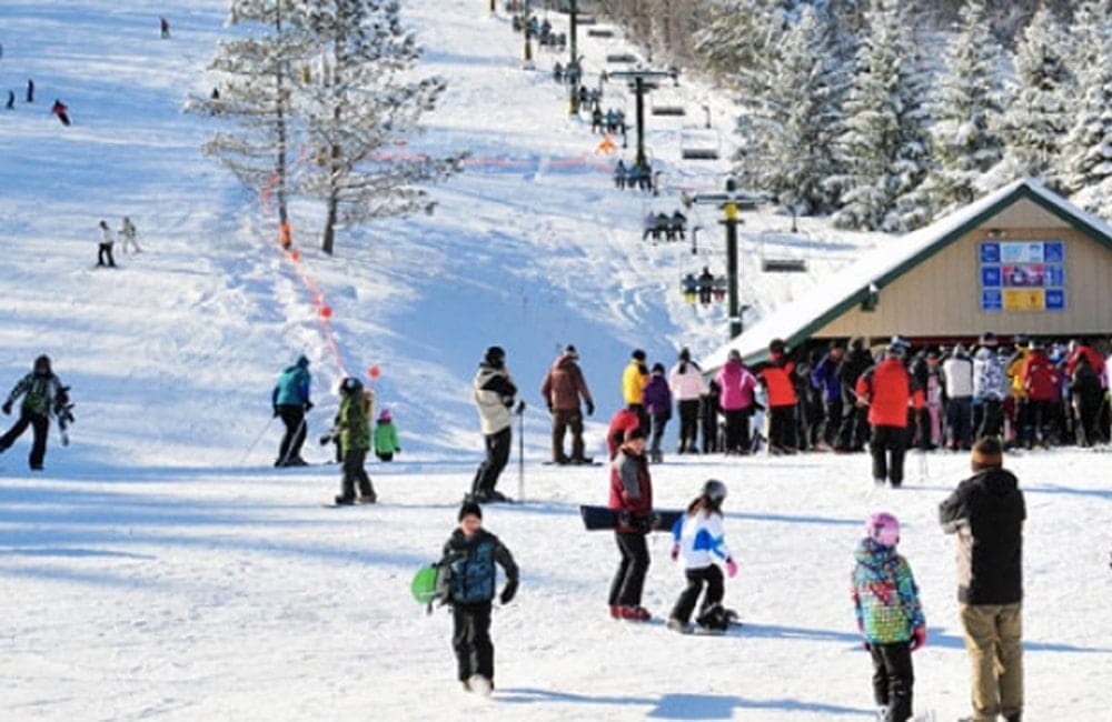 Grab your lift tickets and hit the slopes for some family fun! | Photo from Kissing Bridge