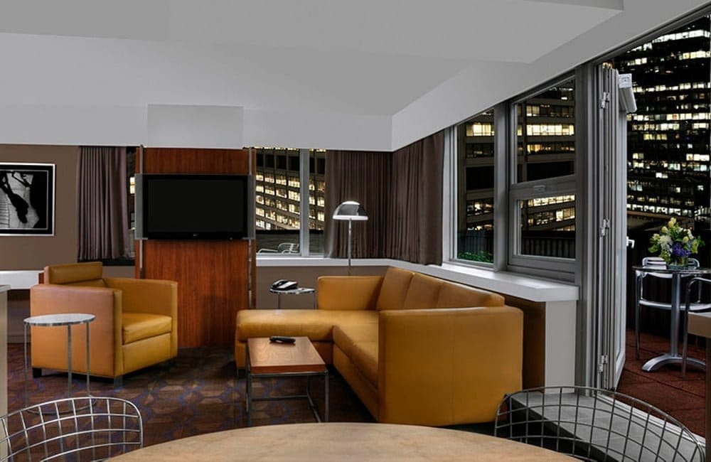 A beautiful, modern lounge in one of the spacious guest rooms at DoubleTree Metropolitan. | Photo from DoubleTree by Hilton: Metropolitan - New York City