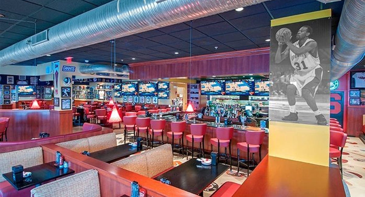 The award-winning Recovery Sports Grill, The Garden Grille & Bar® | Photo from Hilton Garden Inn at Albany Medical Center