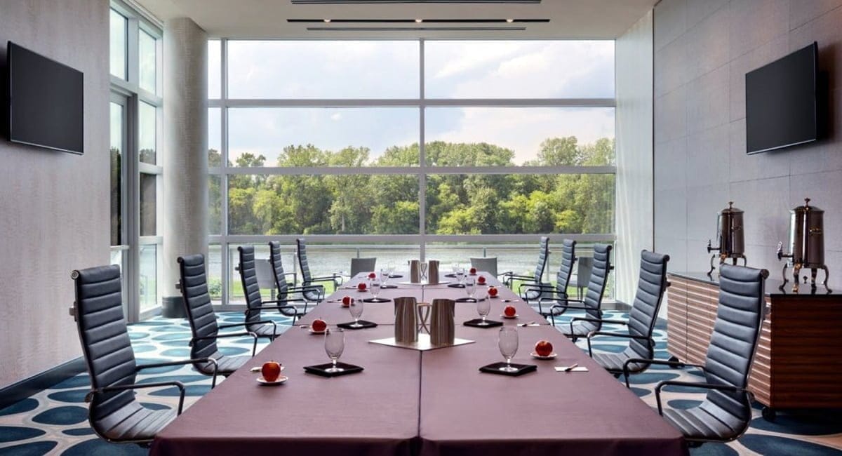 The elegant hotel boardroom. | Photo the Landing Hotel