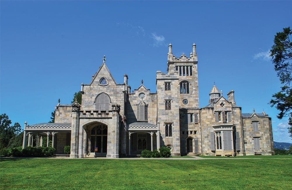 The beautiful facade of the Lyndhurst Mansion | Photo by Elisa Rolle, Wikimedia Commons