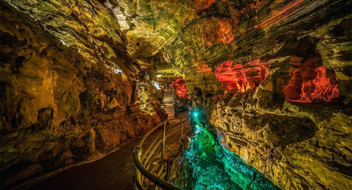 Howe Caverns, Titan's Temple