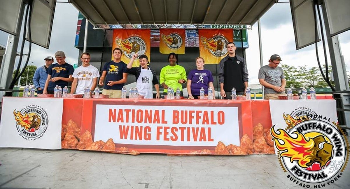 Spændende øjenvipper Breddegrad National Buffalo Wing Festival | New York By Rail | Things to Do In Buffalo