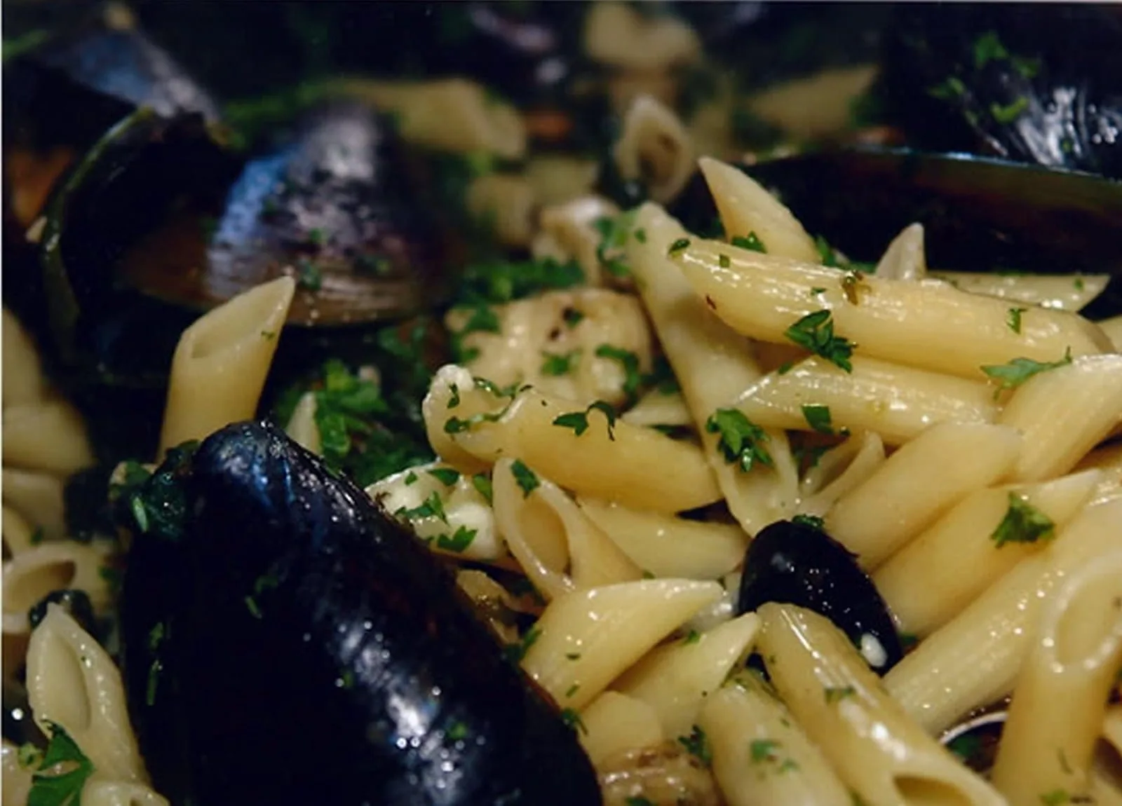 Lo Porto's Ristorante Caffe, Ziti Con Cozze_Capital-Saratoga Region