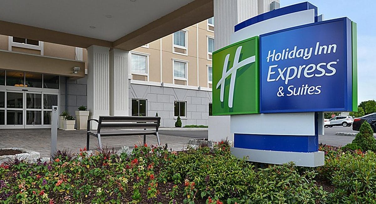 Holiday Inn Express and Suites Peekskill Entrance